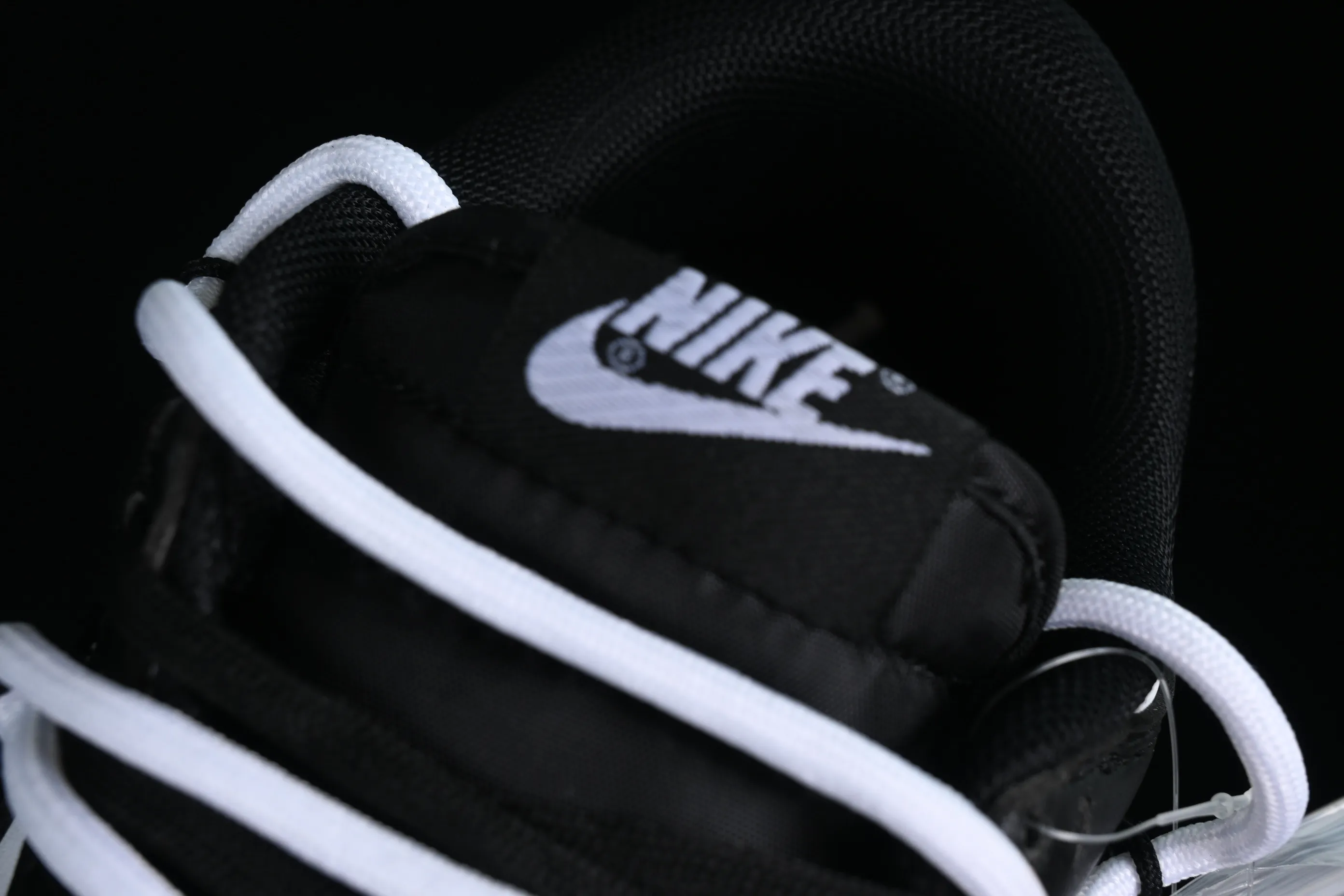 All Categories Nk SB Dunk Series Nk SB Dunk Low Low-top sneakers Nk Dunk Low Black and White Panda Customized version of deconstructed strap casual sneakers DD1391-100